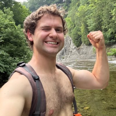 Just an Irish dude and a big Pokémon nerd, cosplaying + hiking = Me ☘️🇮🇪🇺🇸