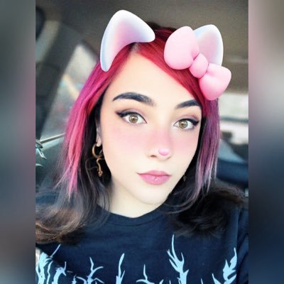 I don’t like cops ~ Free Palestine 🇵🇸 ~ she/they ~ @rawlife__ ~ @brunch_collect ~ captain of @flipabeatclub PHX