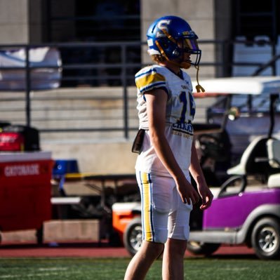 QB || 5’11 150 || C/O 28 || GPA: 3.92 || 757 Chesapeake VA🏈 || 1x 6A State Champion💍 || 📧: 6brayden24@gmail.com || 📞: 757-633-9759 ||