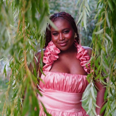 tife_debzara's profile picture. not real
