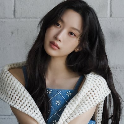 𝗶 𝘄𝗮𝗻𝗻𝗮 𝗯𝗲 𝗱𝗲𝗳𝗶𝗻𝗲𝗱 𝗯𝘆 𝘁𝗵𝗲 𝘁𝗵𝗶𝗻𝗴𝘀 𝘁𝗵𝗮𝘁 𝗶 𝗹𝗼𝘃𝗲; asian dramas, animes, mangás, manhwas, webtoons, and books. Taylor Swift too 🧣