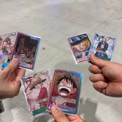 旧垢「タクロー」です カードゲーム用アカウント作りました!ワンピカード、遊戯王、シャドバを主にやっています!無言フォロー失礼します