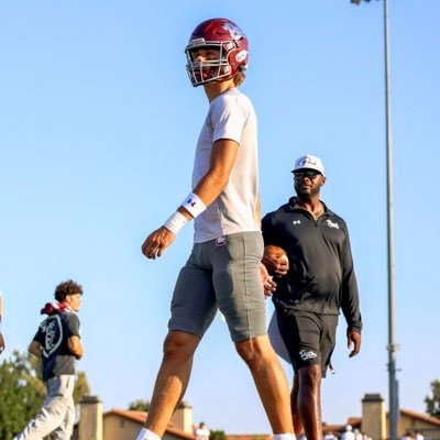 3 ⭐️ TE/ 6’7 220 lbs/ 2026/Claremont HS (CA.) | 4.0 GPA | (909)315-9900/ CHS Coach Caron (909) 896-3348/ TE-Route Coach Grey (310) 386-4467/ NCAA ID 2504573639