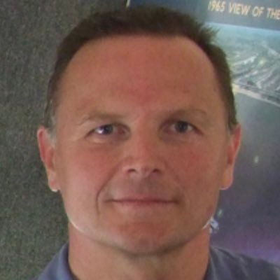 Privatperson, Diplom-Betriebswirt, ehemals Berufssoldat. Hobbys: Lesen, Sport, Natur, Motorradfahren (Follow und RT sind keine Zustimmung)