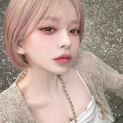 【1年間限定のプレゼント企画】美容サロン10店舗経営|女社長|日本の女性起業家で1番稼いでます。累計200億以上|有名になりたいので 毎日プレゼント企画します!| 1年後に引退することを宣言します。|アカウントはこちらのみなので偽物注意⚠️