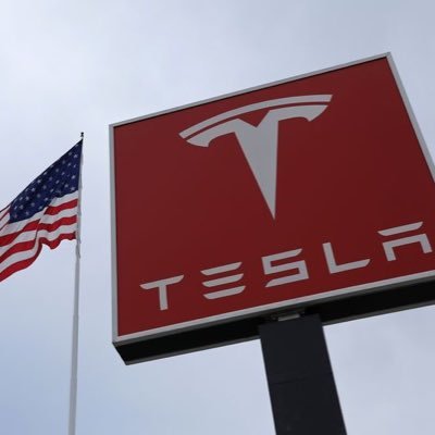 Elonmusk_chaat's profile picture. Staff At Tesla ⚡ | Empowering the old, young, divorced, semi-retired & retired with global financial stability 🌍💼