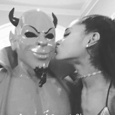 mrpinkbarb's profile picture. 