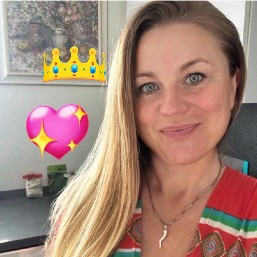 AnnikaLes412411's profile picture. 