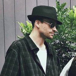 • fc since 11/08/18
• multifandom
• d-ela
• hers: @drunkscandal 🖤