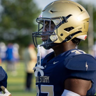 26’ | 6’5 240Ibs | 3.0 GPA | DE/TE | Track | @ElkhornSouthFB | 402-739-2477 |