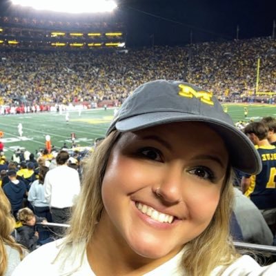 mi/det & cincy sports | dog & lizard mom | argumentative antithetical dream girl