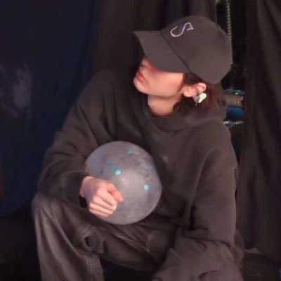 leehanclothes's profile picture. #이한 요청 스핀⬇️