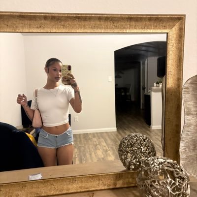 super mom 💙 old acc @trishanicolee_ #LLREEM #forever25 future surgical tech 👩🏽⚕️🩻🩺