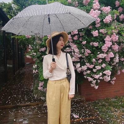 Jim10681068's profile picture. Let's drink.🍹🍹