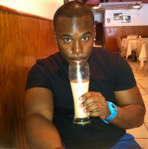 SoytuAno14's profile picture. Living Life.