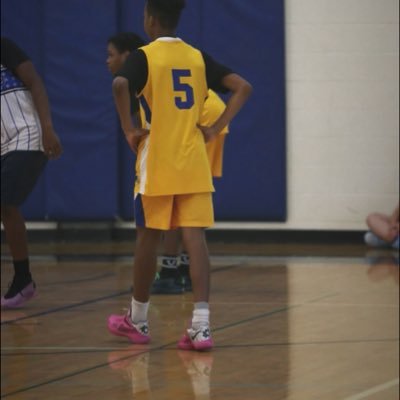 C/o 2029 📚5’10 guard from Minneapolis Minnesota got sum to prove 🏀 CAMDEN high school.