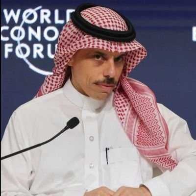قال الشيخ ابن عثيمين رحمه الله
يجب على الإنسان أن ينصر سنة رسول الله صلى الله عليه وسلم، ويبذل لذلك نفسه وماله وكل طاقته؛
لأن ذلك من كمال محبة رسول الله