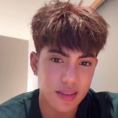 JosieFlor0987's profile picture. Nothing can dim the light that shines from within ✨