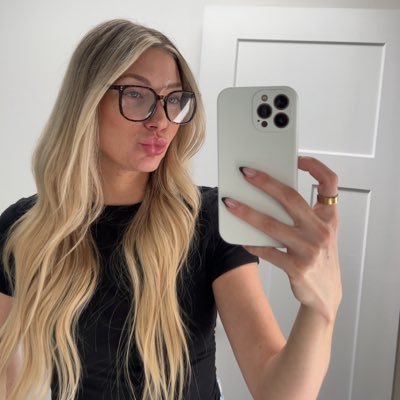 acoveyugc's profile picture. 🌿Creating content that glows inside & out✨ • Skincare lover • Health + Wellness vibes • Effortless style • aliciacoveyugc@gmail.com