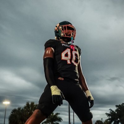 Caleb saint fleur |CO/27’ |OLB/DE |McArthur Highschool. | 6’2 230 |3.5GPA |4.7 40|https://t.co/5d0OtWsgSC