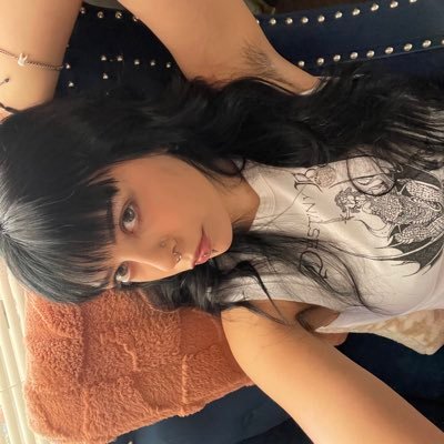 stars1xseven's profile picture. music enjoyer and human girl