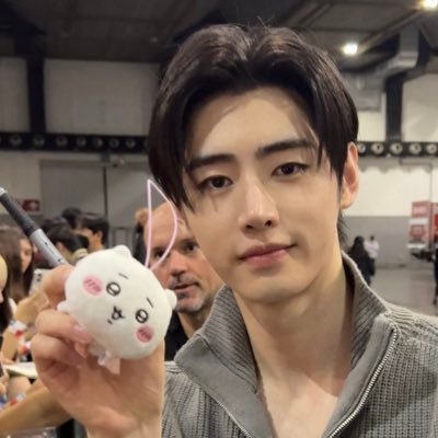 purinsainz's profile picture. “where’s hoon?” sorry i eated him. 💔