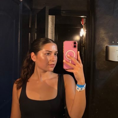 irrevocablyjenn's profile picture. twilight stan/hate account