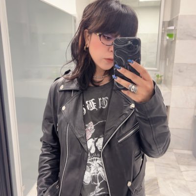 Comunicóloga. Pizarra para mi vómito mental. Transcribo lo que pienso. 👽✌️