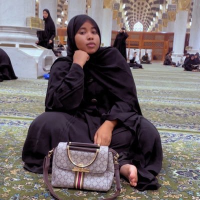 Alhamdulillah. Nabiyy ﷺ 🤍 Hustler.Hijabiii. IG: @jamo_danbattaa. Nigerian🇳🇬Black woman🖤 Bread❤️ RIJF Baffa'am 💔@Jamoo_Danbatta DM for PR/ADS
