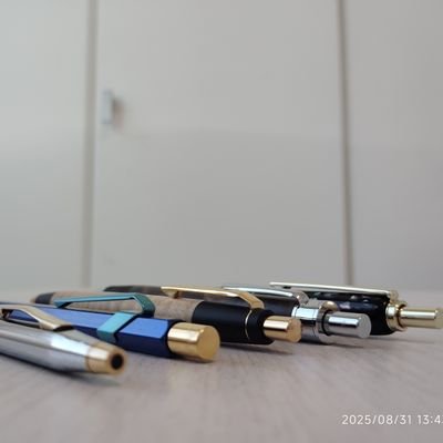 中2です。文房具歴半年程の初心者です。
無言フォローしかしません。ごめんなさい。
スプラもサンブレイクもやっているので、じゃんじゃん絡んでくれるとうれしいです!!
鍵垢 @petapon_nichijo