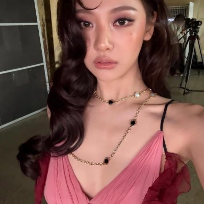 cute𝗰𝗼py ɞ 2002 ⌕ ⠂bbib bbib! Emlo! 💫 this is 𝐍𝐢𝐧𝐠𝐧𝐢𝐧𝐠’ area, becareful or you’ll fallin in love with her! :o