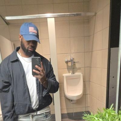 ratherstayukn's profile picture. 