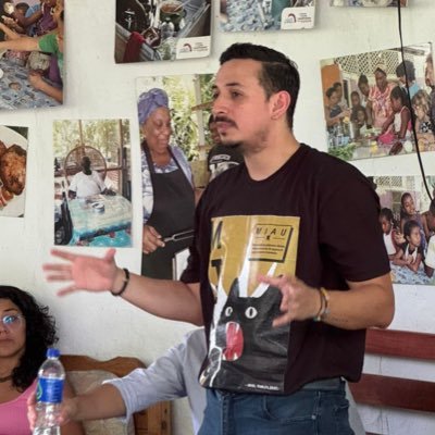 Ex-Regidor Municipal del Frente Amplio, Académico, Activista en diferentes movimientos sociales. Diputado. Café ☕, libros 📖 y sombreros 🎩