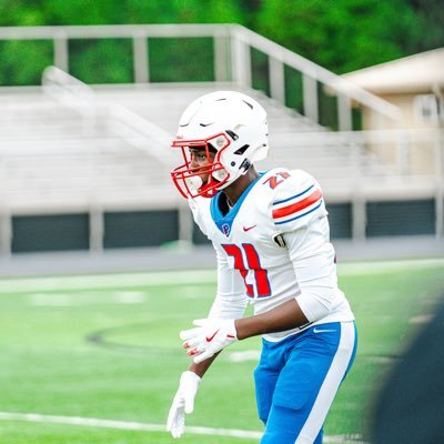 5’7 l 150 l Class of ‘29, DB/WR l Parkview Magnet High School l 3.4 GPA l 3 Sport Athlete l Arkansas Diamond Boys Athlete
