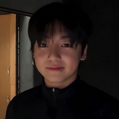 genzrighthere's profile picture. 