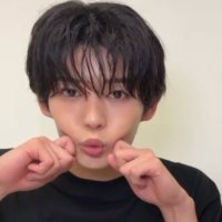 あや (@r7_ay28) 's Twitter Profile