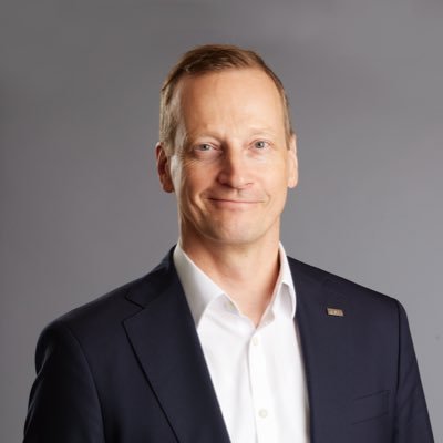 Hållbarhets- och kommunikationsdirektör SCA. Tidigare @electroluxgroup, @svenaringsliv och Ⓜ️.Från Västerås, bott i Bryssel och Stockholm. Nu i Sundsvall.