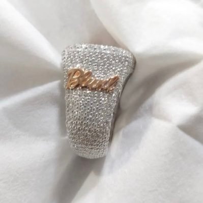 MetaBluunt's profile picture. Instagram: @adscollectables 12.9k 🩶