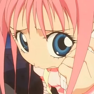 momowannadie's profile picture. 