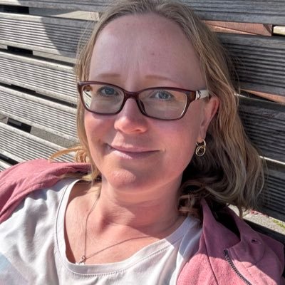 SDinkhoffMedien's profile picture. 😎Youtube-Creator bei @betzold.de 📱Social Media Manager 🖌️Schwerpunkt Pinterest 📹Video Producer 🤖interessiert an KI-Stuff 🙃verrückten Ideen 👩‍🏫Bildung