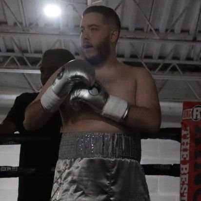 CEO @blazepromotions | Signed @breakoutboxing Fighter & Graphic Designer | DONATE TO MY SISTERS GO FUND ME ⬇️