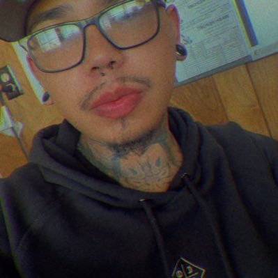 My heart is cold blooded I make yo ho shiver🥶 #LLWEIRDO 🌻👼🏾 #LLYASID🦋🇯🇵🇸🇻 ⚖️