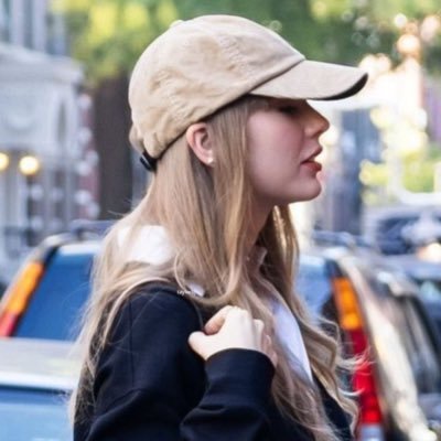 bravostaylor's profile picture. swiftie and housewives