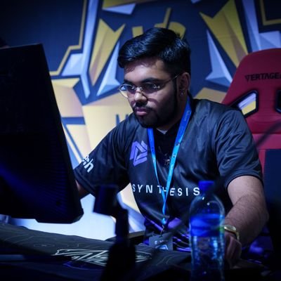 South African 🇿🇦 || 20y/o || Competitive Counter-Strike player. Former PUBG and Apex Legends player. || Business: smokeshcsgo@gmail.com