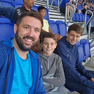 Family man, and loving life with my team, my wife Lindsey and my two boys Thomas and Mason. EFC home and away STH Upper Bullens and now Upper West Stand. #UTFT