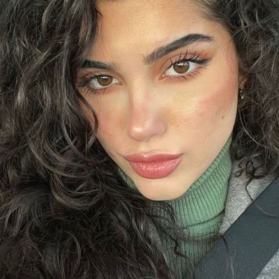 لا حُزن يَبقى والقرآنُ يُتلى !وإنْ شئتَ فاقرأ :
طه مَا أَنزَلْنَا عَلَيْكَ الْقُرْآنَ لِتَشْقَى