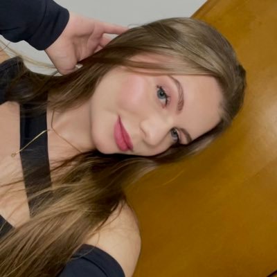 Deboraeduarda__'s profile picture. 027 https://t.co/gDKkDNhuMN