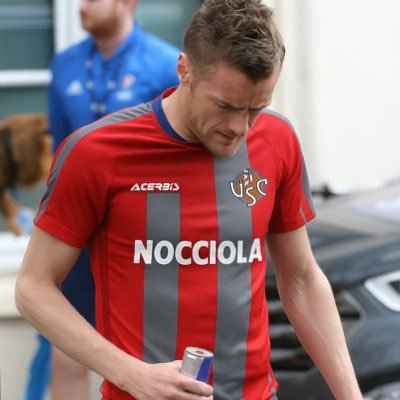 cremonese , Inter , di sinistra , polemico, with a sexy gf