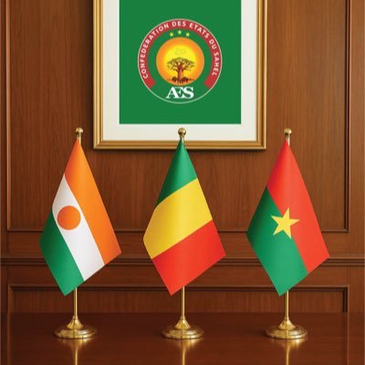 OumaroukandeC's profile picture. I love my life💯