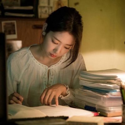 Sociology Student 👩💻 / حساب افكر فيه بصوت عالي / INTP